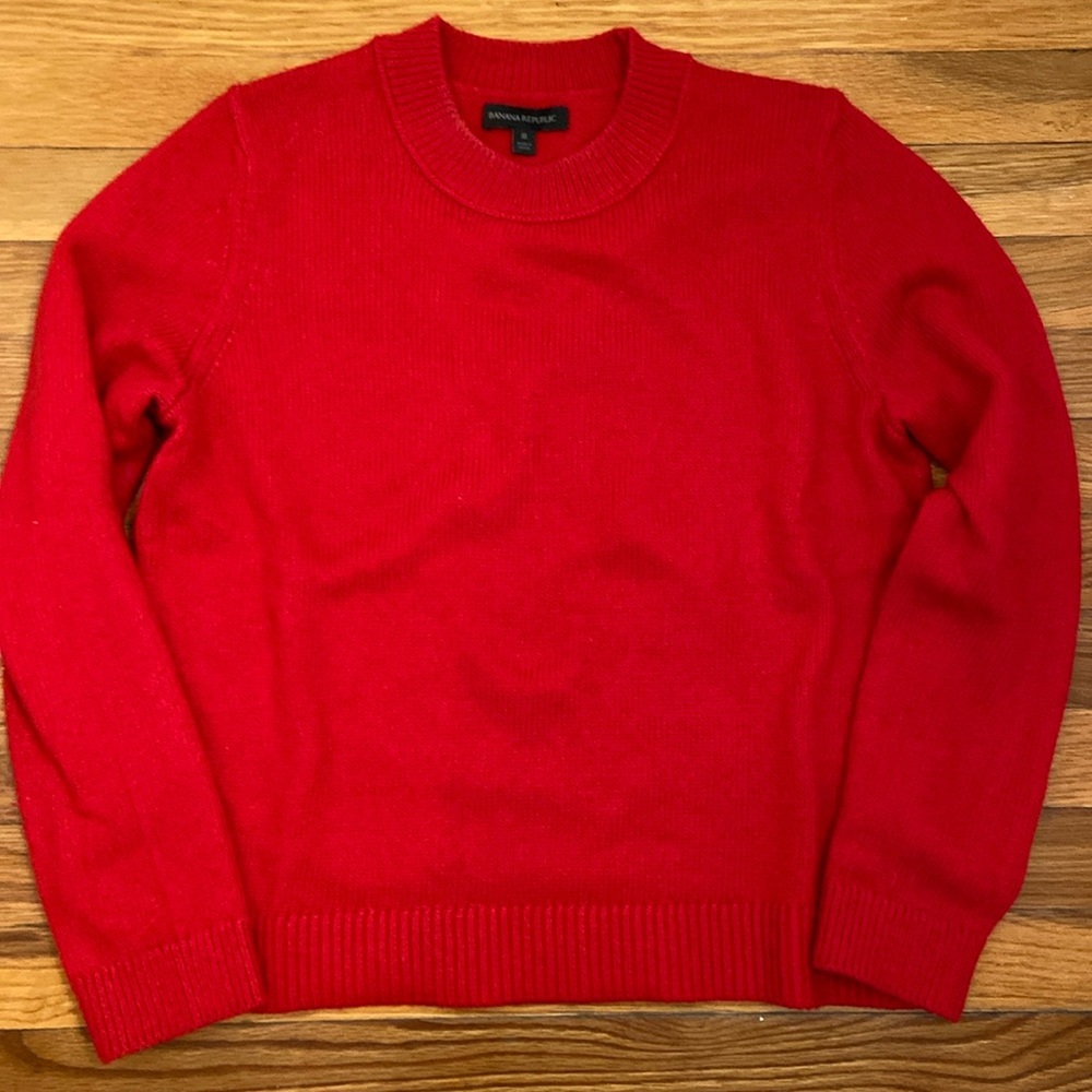 Banana Republic women’s crew neck sweater